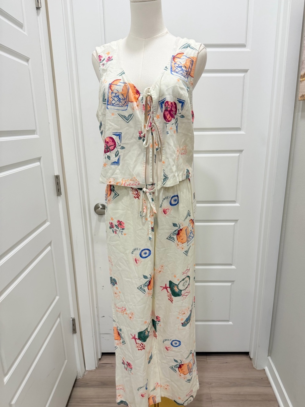 Cali 1850 Floral Print White Wide-Leg Lounge Set with Tie-Front Top Linen Blend - Picture 4 of 11